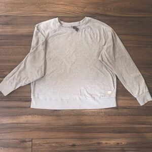 Vuori Crew Neck Long Sleeve Sweatshirt in Pale grey heather size M